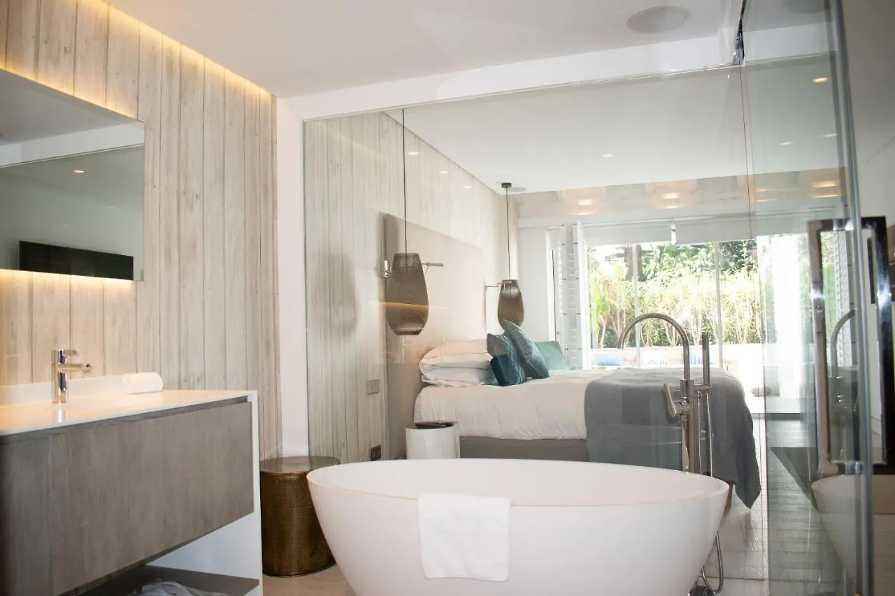 2 Bedroom Luxury Apartment Inside Puente Romano Hotel Marbella